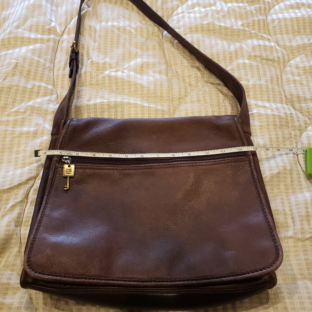 Fossil Classic Messenger leather bag